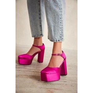 Jeffrey Campbell “Barbie” pink platform heels (US8.5)